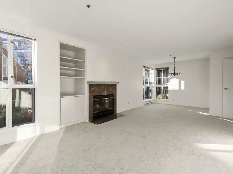 202 1551 MARINER WALK - photo 4 of 38