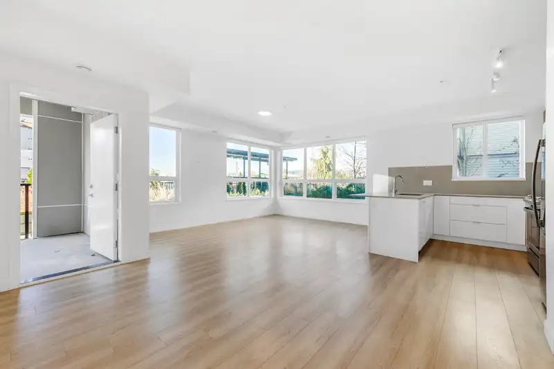 104 11913 BURNETT STREET - photo 2 of 15