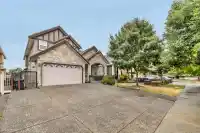 6968 151A STREET - thumbnail 3