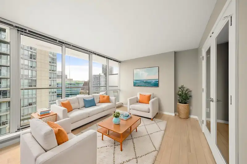 1310 13688 100 AVENUE - photo 2 of 28