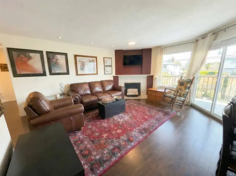 31 9265 122 STREET - photo 2 of 20