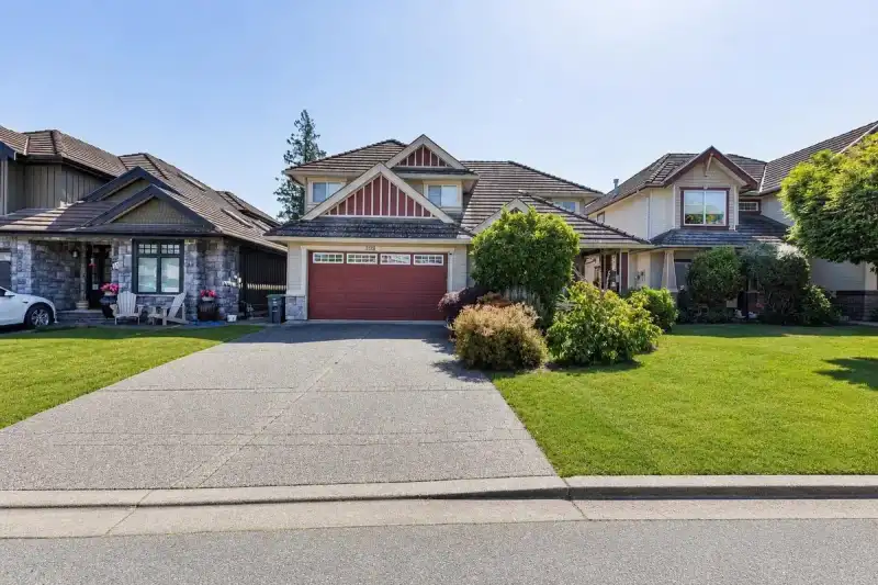 3558 149A STREET - photo 1 of 1