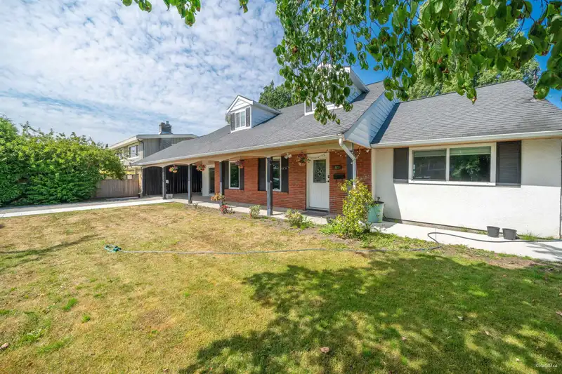 5835 CRESCENT DRIVE - photo 1 of 37