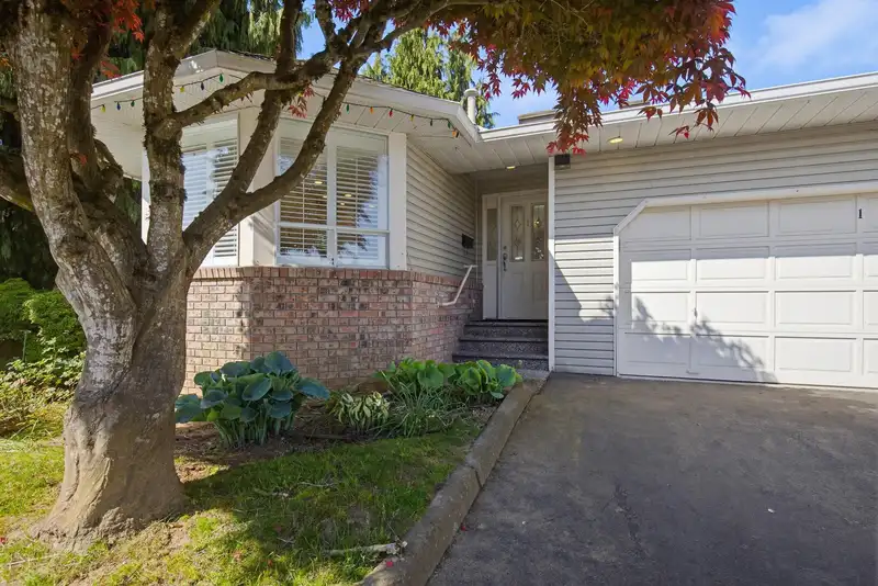1 32615 MURRAY AVENUE - photo 2 of 40
