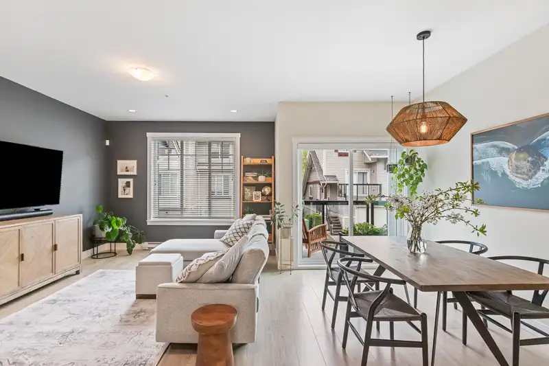 51 20498 82 AVENUE - photo 2 of 40