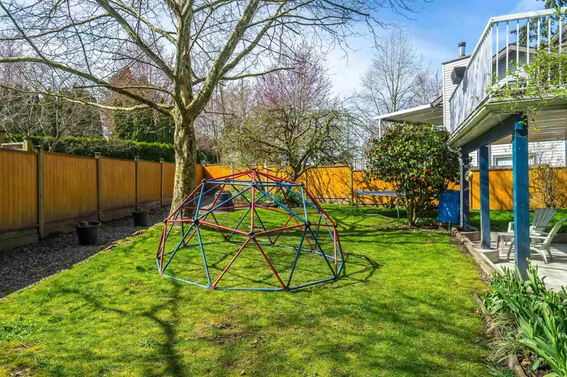 8863 212B STREET - photo 4 of 40