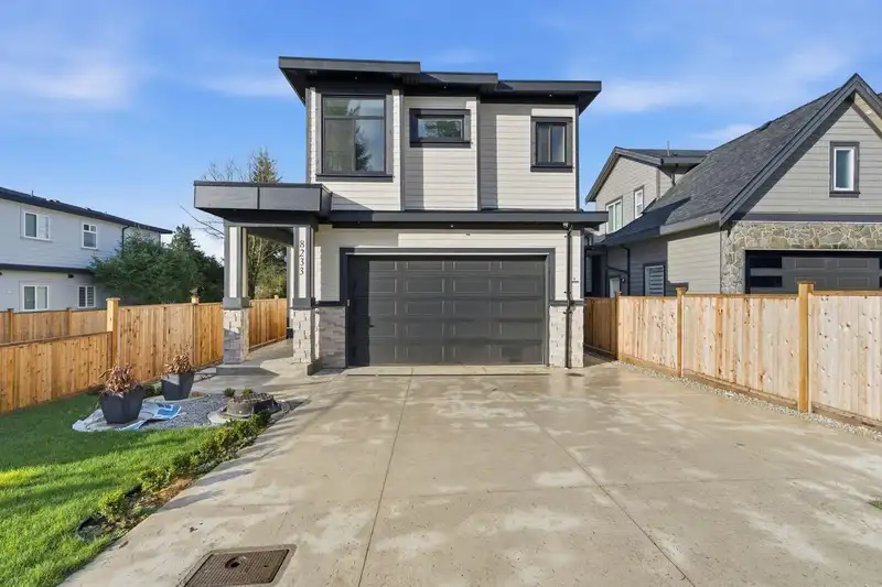 8233 114 STREET - photo 2 of 33