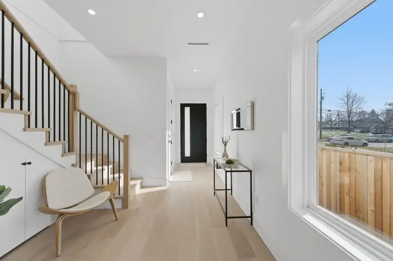 8233 114 STREET - photo 3 of 33