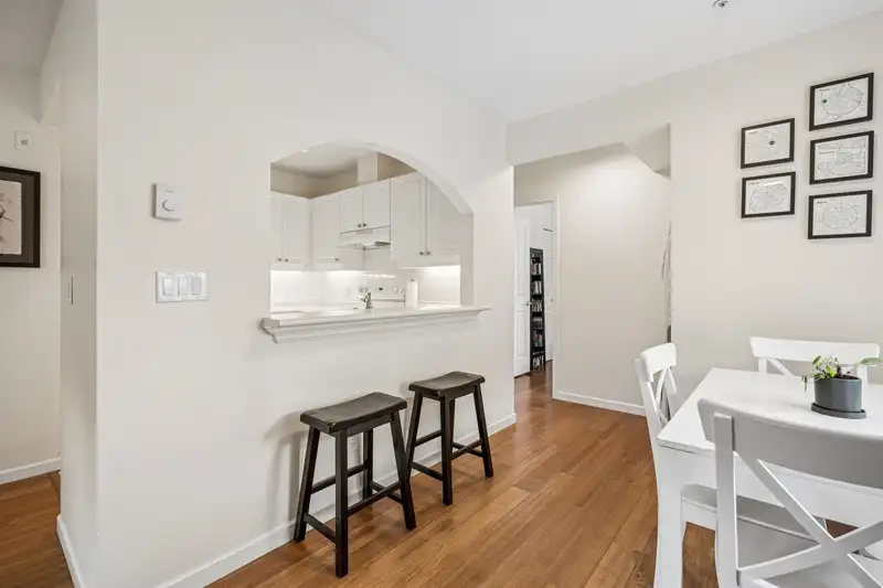 206 2588 ALDER STREET - photo 4 of 27