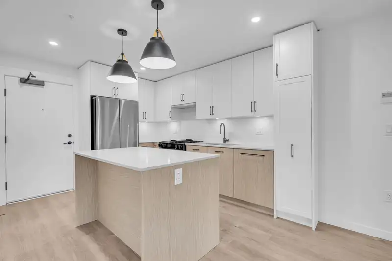 412 27249 ALDERGROVE TOWN CENTRE DRIVE - photo 3 of 13