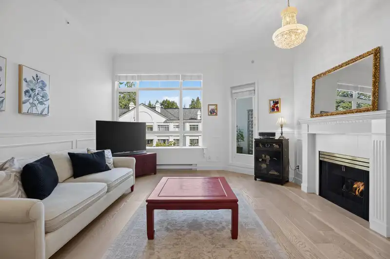 405 5735 HAMPTON PLACE - photo 2 of 21