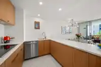 102 2135 ARGYLE AVENUE - thumbnail 8