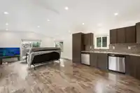 6650 HINKLEY ROAD - thumbnail 9