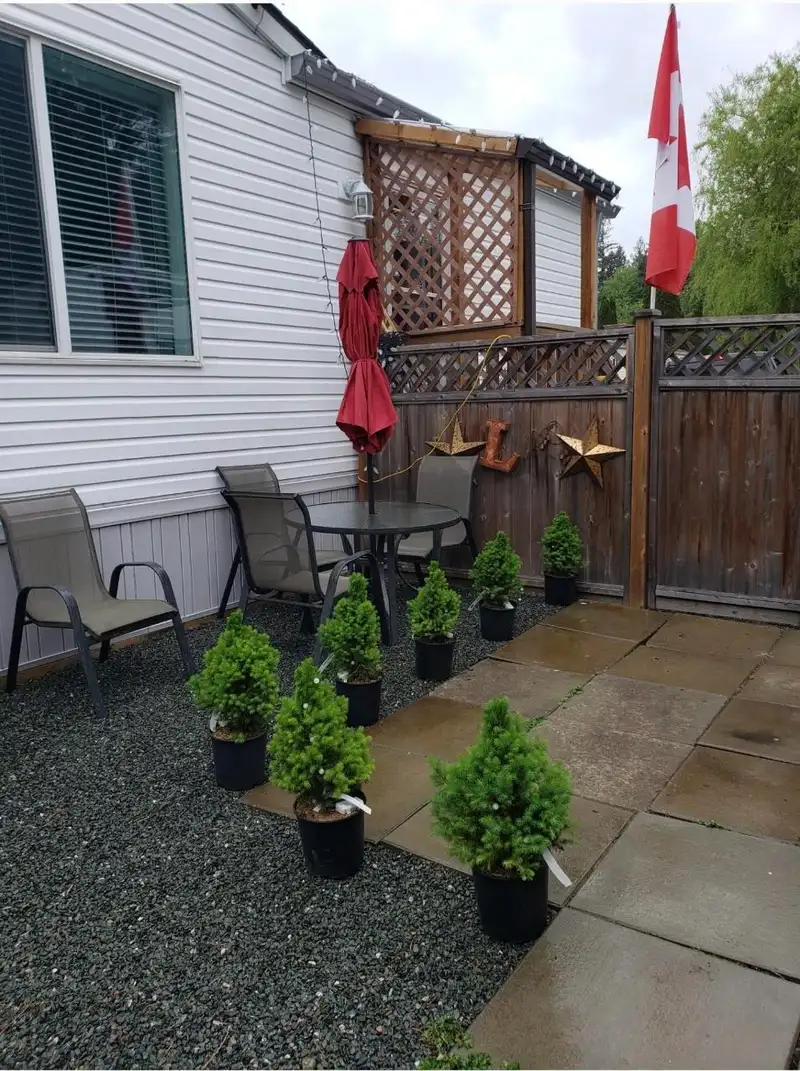 18 3942 COLUMBIA VALLEY ROAD - photo 2 of 29