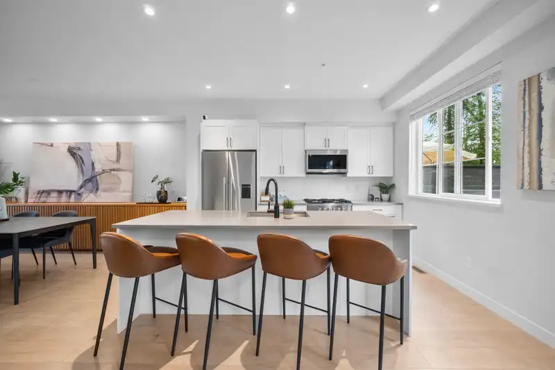 136 20180 84 AVENUE - photo 3 of 40