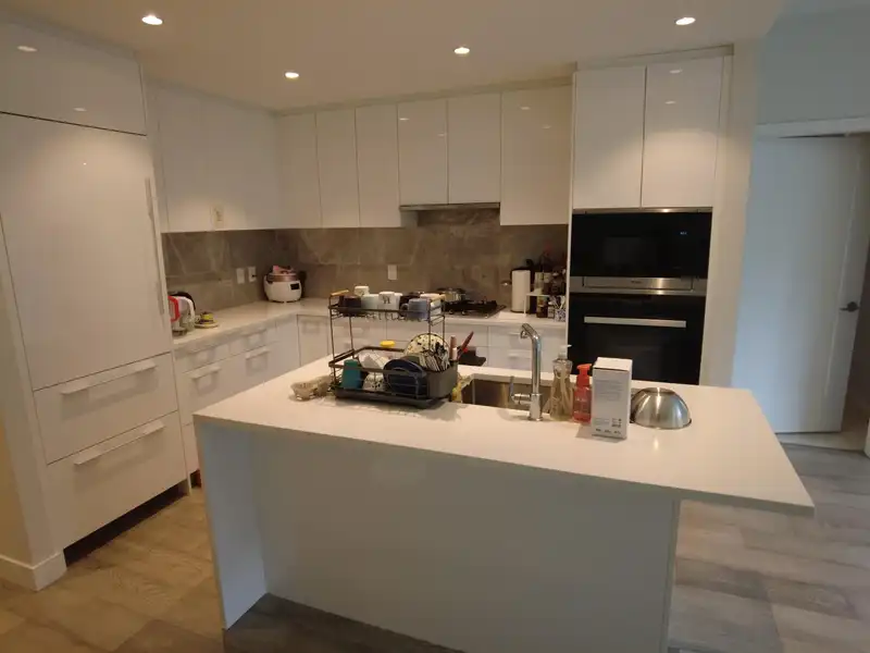1105 5608 BERTON AVENUE - photo 2 of 10