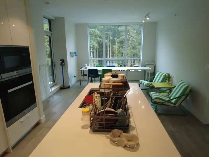 1105 5608 BERTON AVENUE - photo 3 of 10