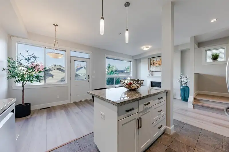 21161 79A AVENUE - photo 4 of 40