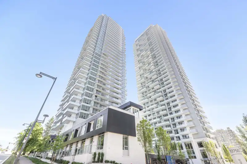 3406 13768 100 AVENUE - photo 1 of 12