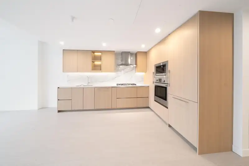 3406 13768 100 AVENUE - photo 3 of 12