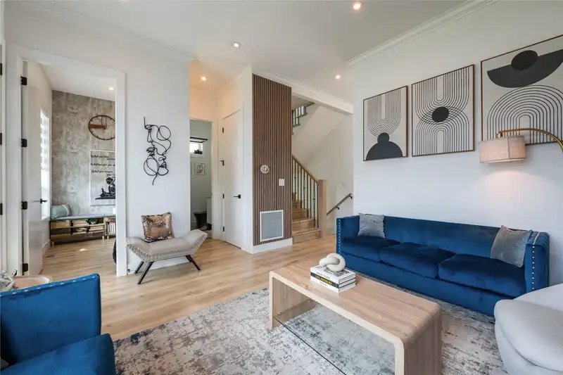 16737 15A AVENUE - photo 3 of 29