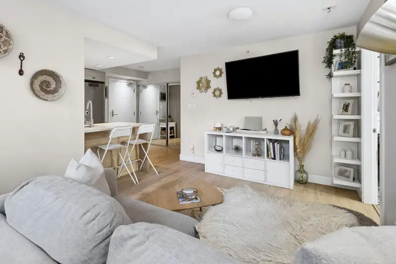 220 1783 MANITOBA STREET - photo 1 of 32