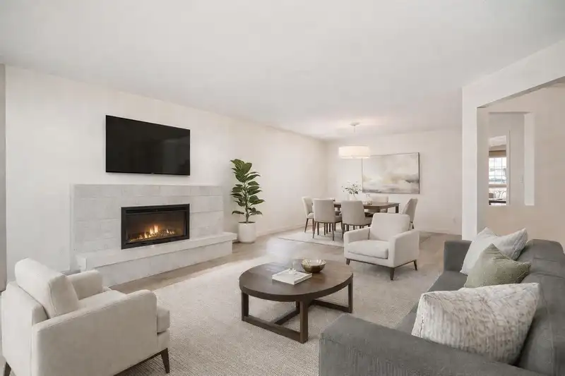 9496 160A STREET - photo 3 of 19