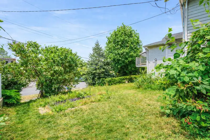 32881 1ST AVENUE - photo 3 of 40