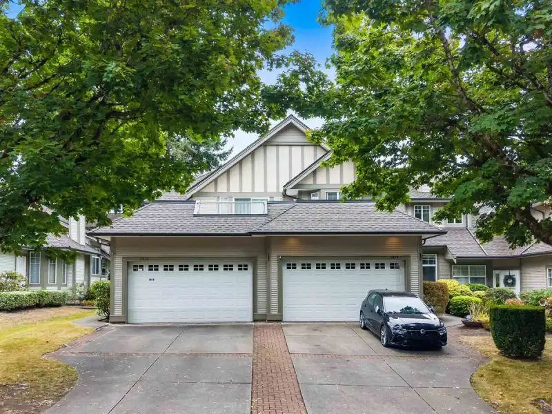 5814 122 STREET - photo 1 of 40