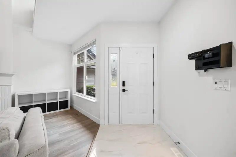 5814 122 STREET - photo 3 of 40