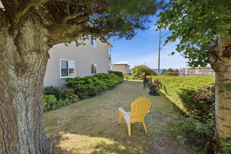 1 1040 PARKER STREET - photo 4 of 37