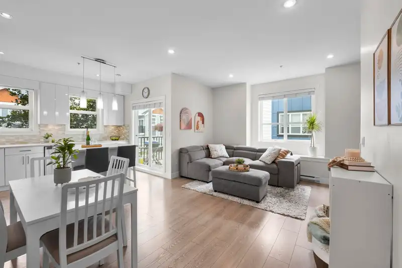 23 20856 76 AVENUE - photo 2 of 33