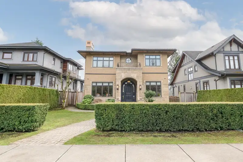 4022 W 30TH AVENUE - photo 1 of 40