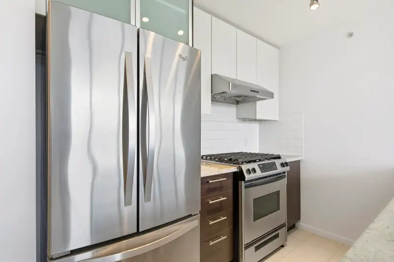 1006 2289 YUKON CRESCENT - photo 4 of 30