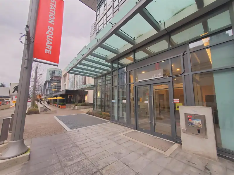 2703 6098 STATION STREET - photo 1 of 12