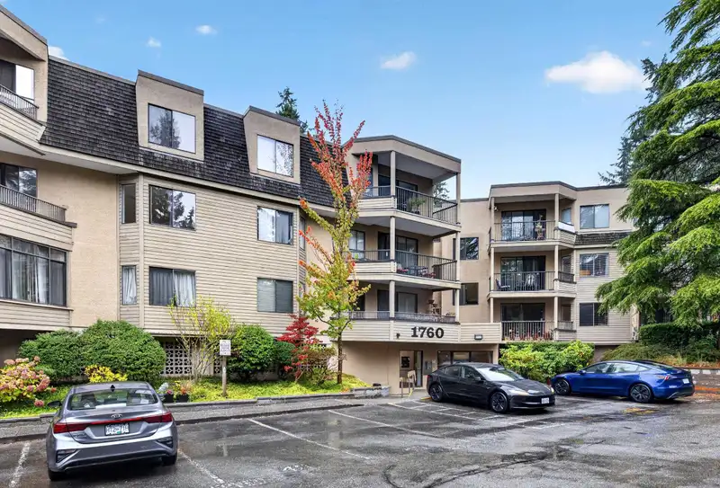 207 1760 SOUTHMERE CRESCENT - photo 4 of 33