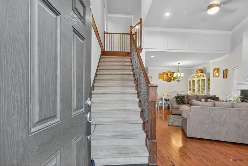 6418 137A STREET - photo 3 of 31