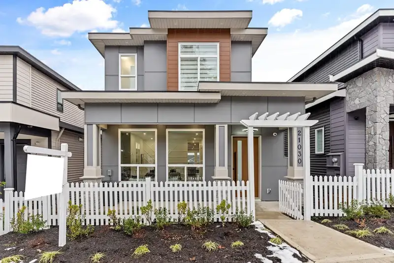 21030 72 AVENUE - photo 1 of 12