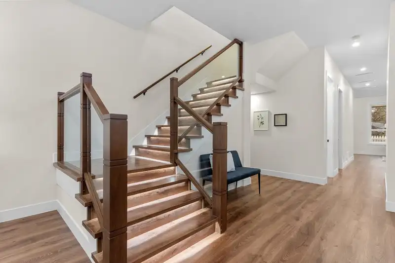21030 72 AVENUE - photo 3 of 12