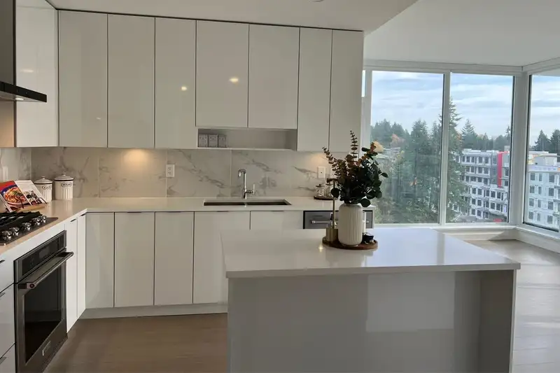 704 555 SYDNEY AVENUE - photo 2 of 18