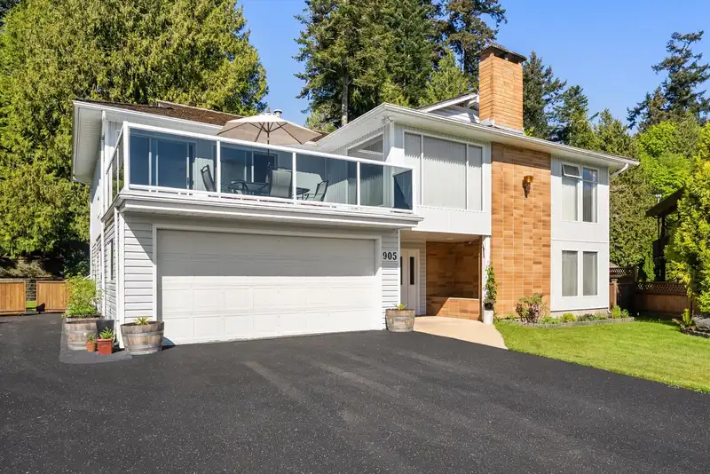 905 EDEN CRESCENT - photo 1 of 39