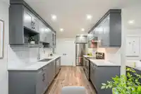 27036 28 AVENUE - thumbnail 3
