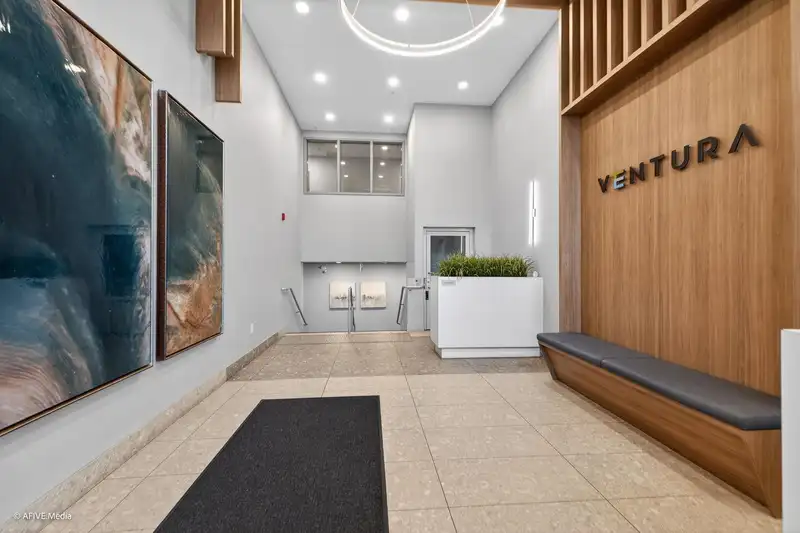 305 32838 VENTURA AVENUE - photo 3 of 37