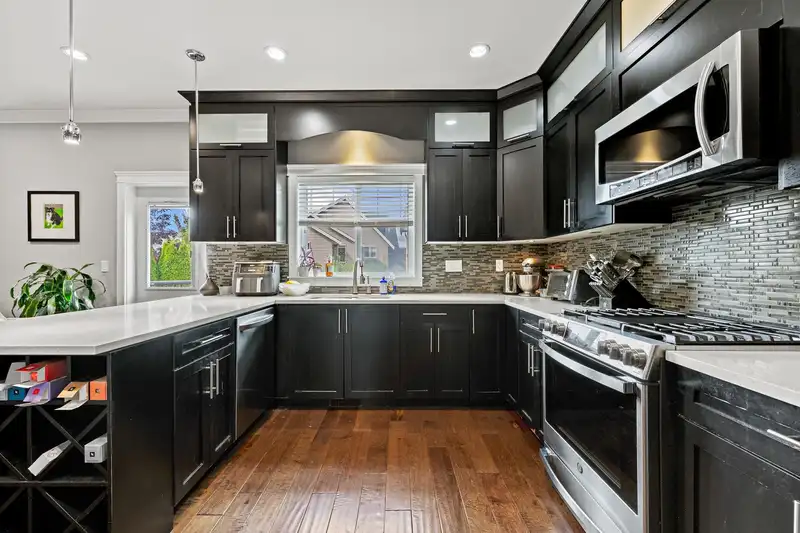 21015 80A AVENUE - photo 3 of 28