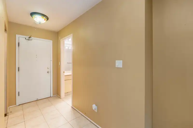 203 22222 119 AVENUE - photo 2 of 34