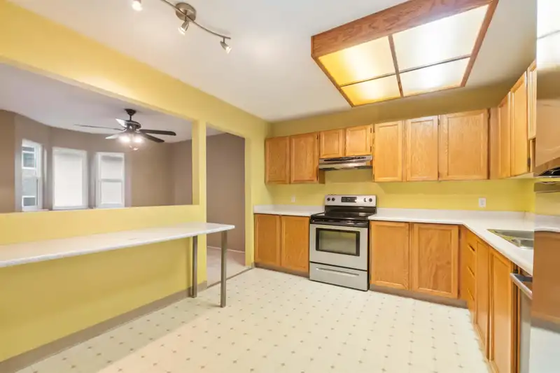 203 22222 119 AVENUE - photo 3 of 34
