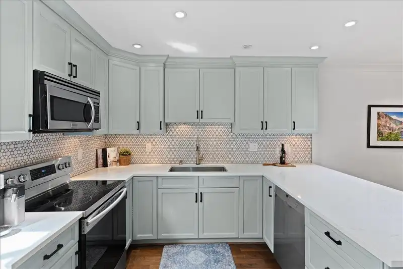 8 1266 W 6TH AVENUE - photo 1 of 27