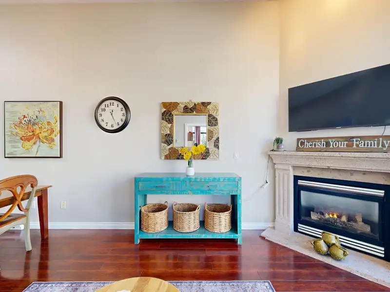 409 2181 W 10TH AVENUE - photo 4 of 32