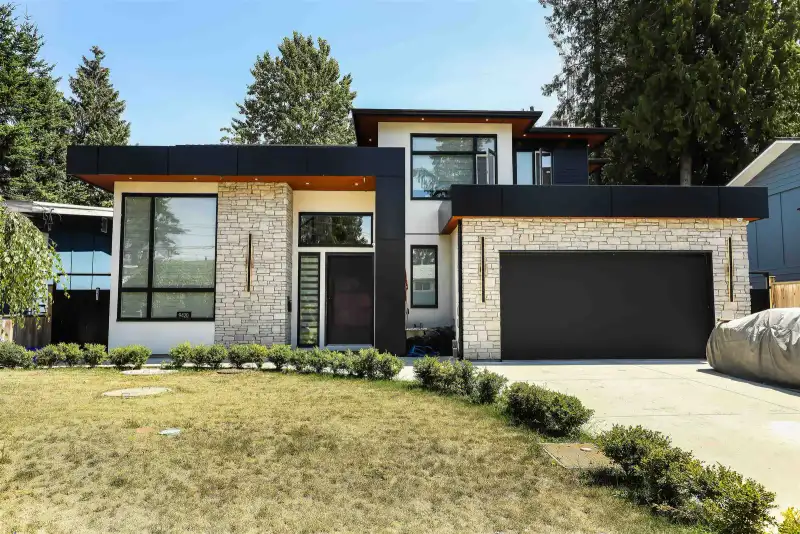 9420 119 STREET - photo 1 of 40