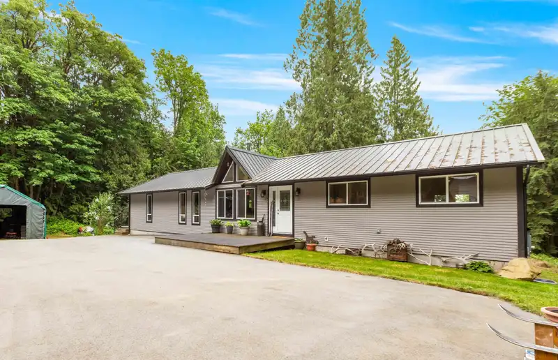 31648 GROVE AVENUE - photo 1 of 40